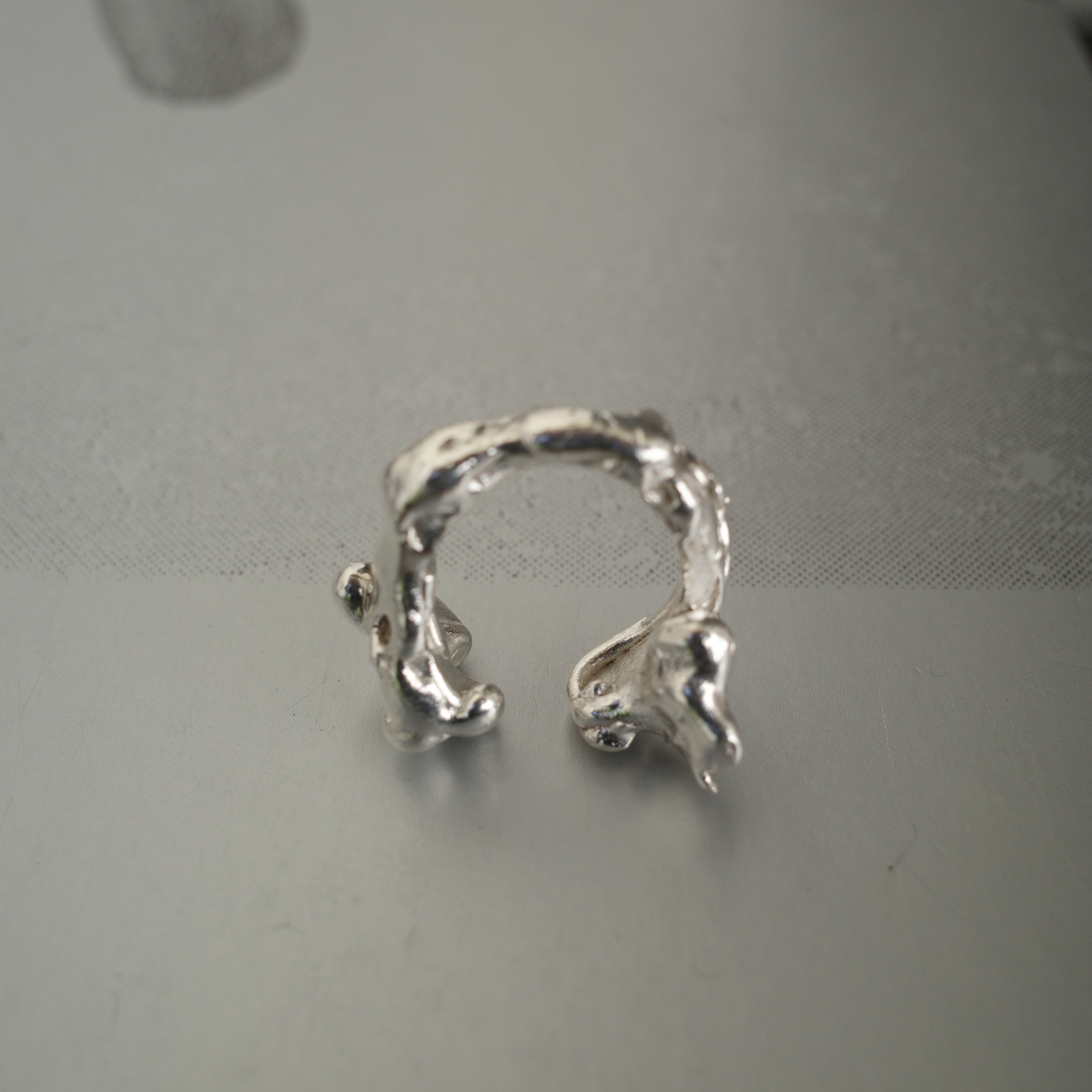 Unisex Liquid Flow Ring