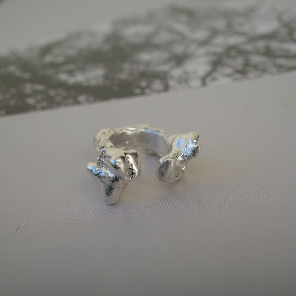 Unisex Liquid Flow Ring