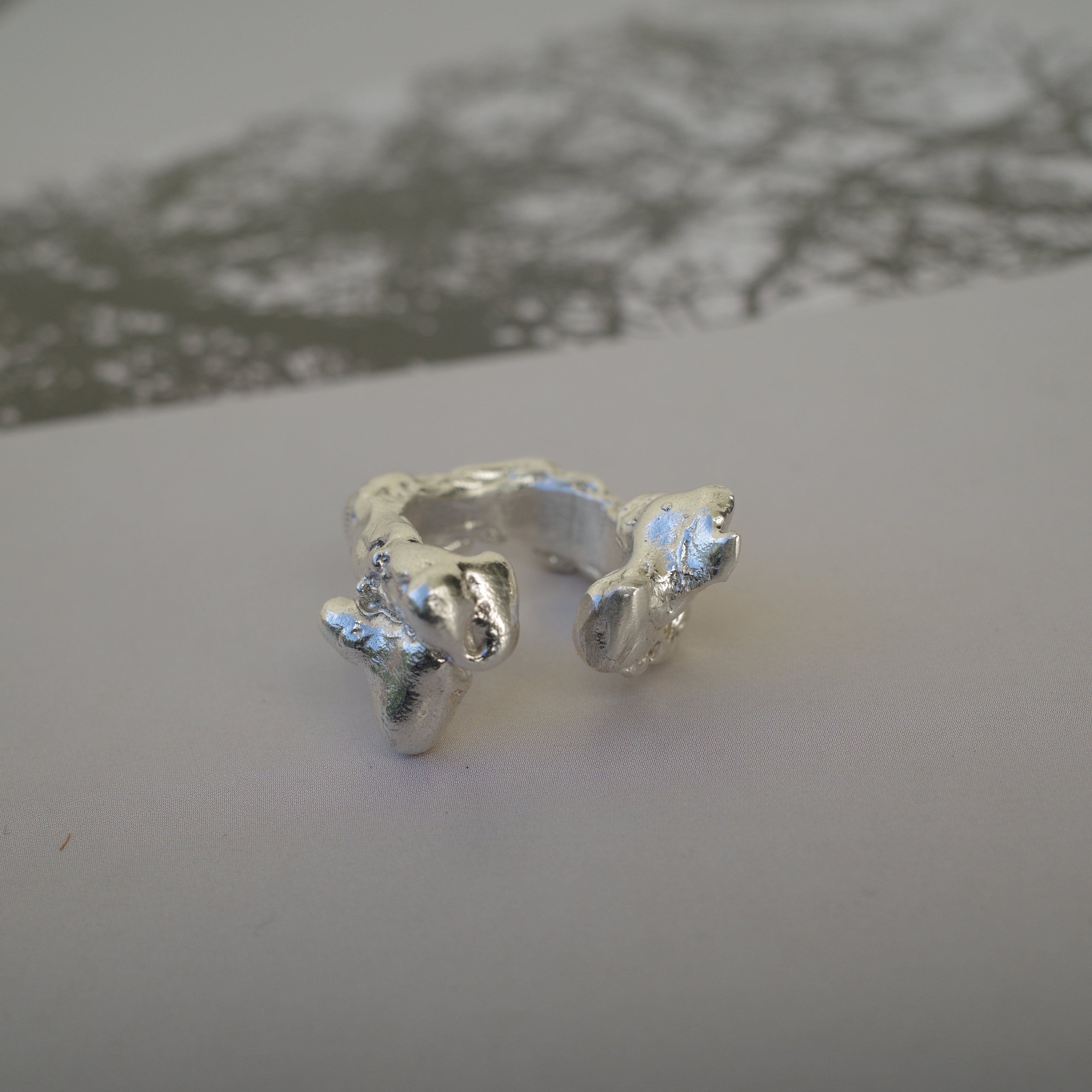 Unisex Liquid Flow Ring